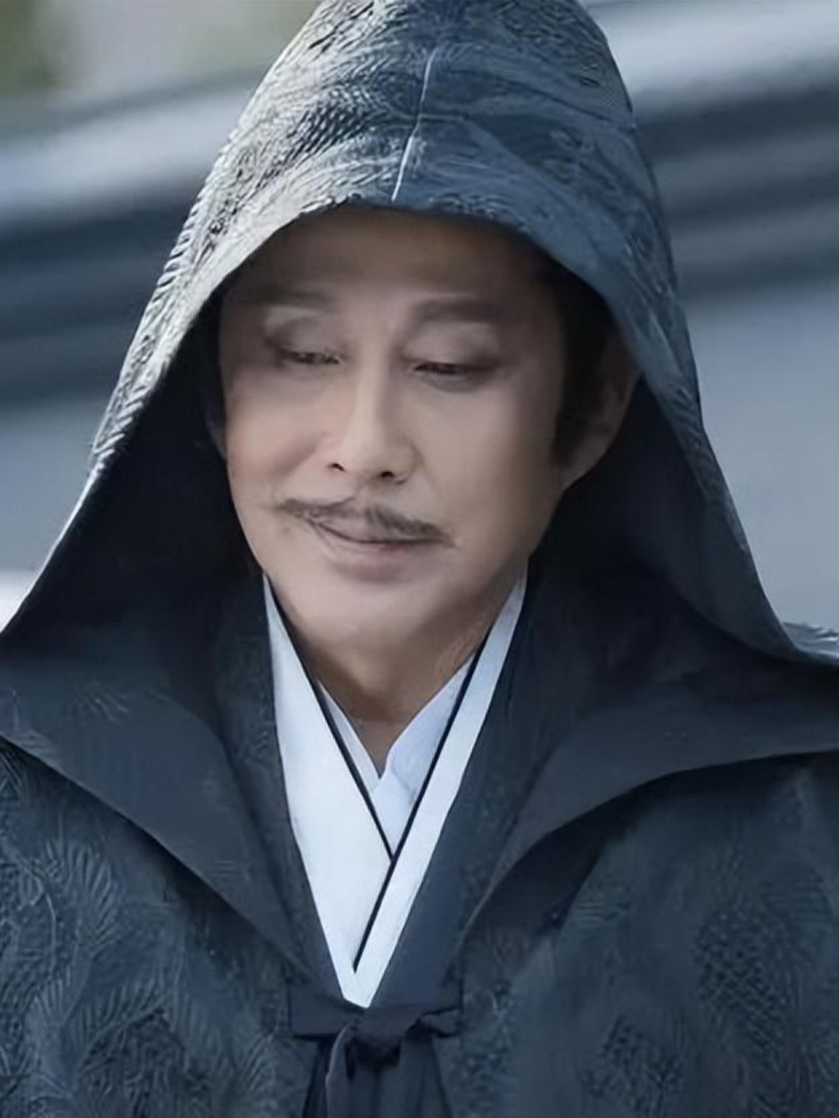 陈道明演技精湛,饰演的庆帝角色深入人心,举手投足间尽显帝王之威