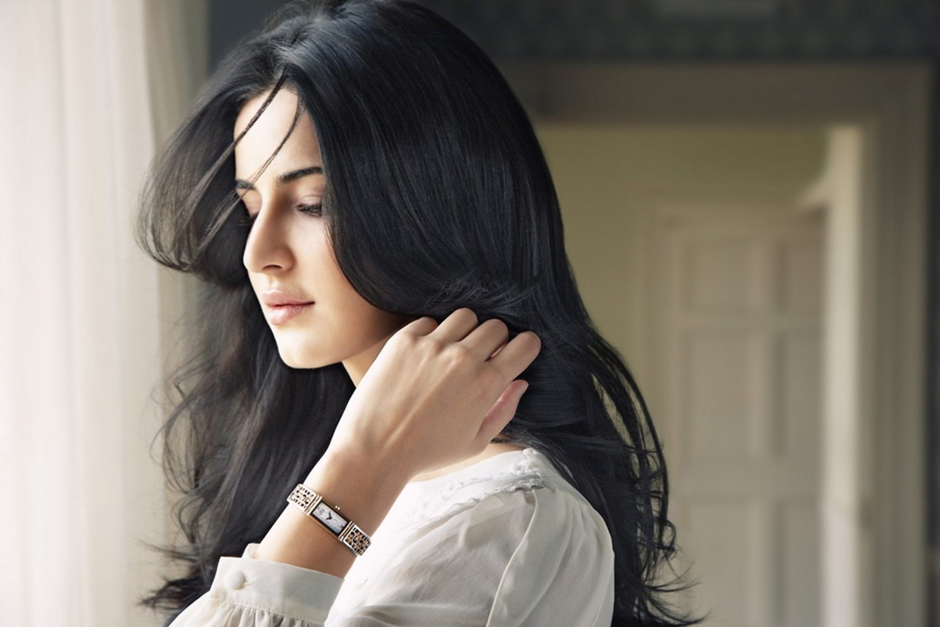 卡特莉娜·卡芙 katrina kaif,出生于中国香港的演员,代表作品有
