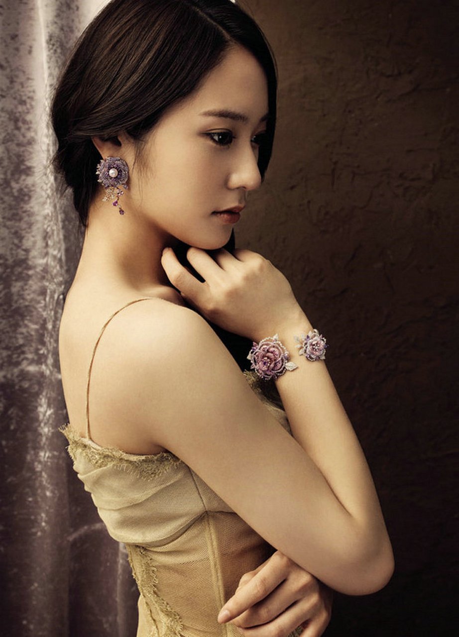 郑秀晶 krystal jung,美籍韩裔歌手,演员,曾是知名女团组合f(x)成员