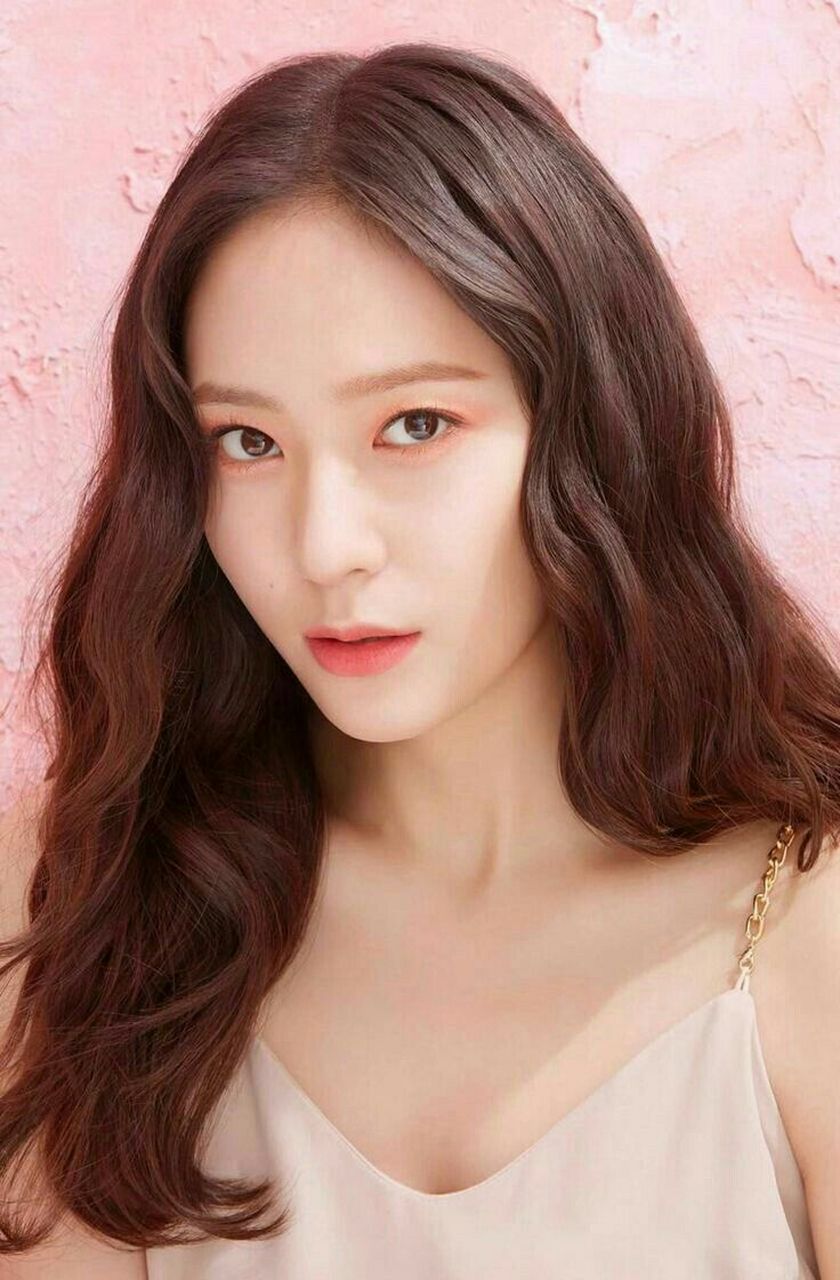 郑秀晶 krystal jung,美籍韩裔歌手,演员,曾是知名女团组合f(x)成员之