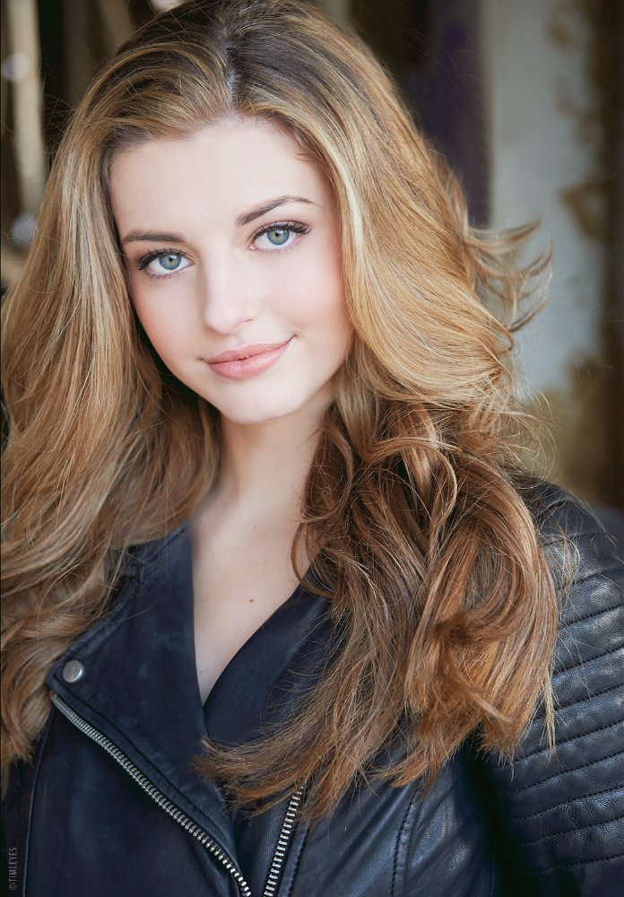 伊莲娜·琼斯 eliana jones,加拿大演员,代表作品有《兰博基尼》,《妮