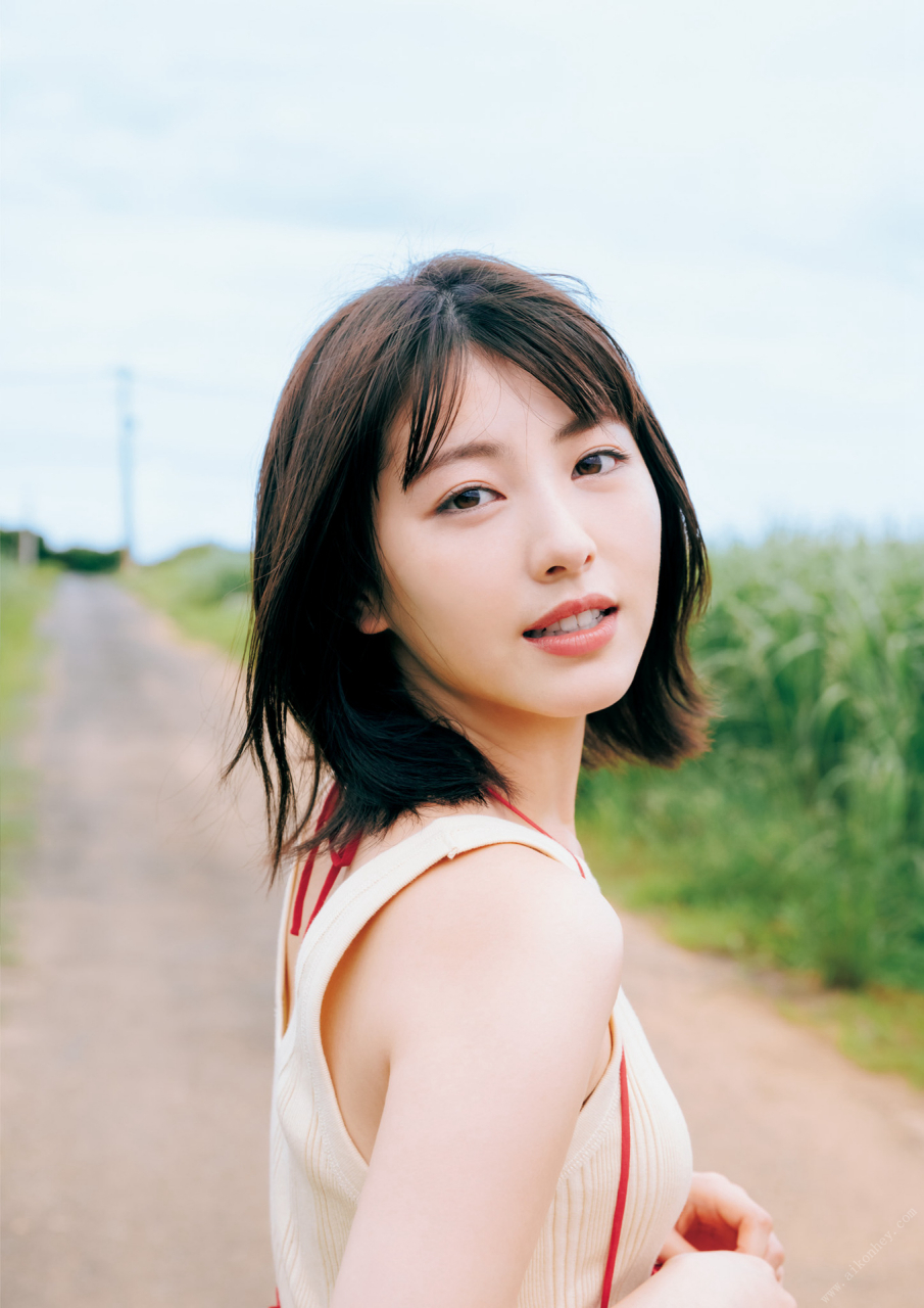 滨边美波 minami hamabe,日本演员,代表作包括《念念手纪》,《哥斯拉