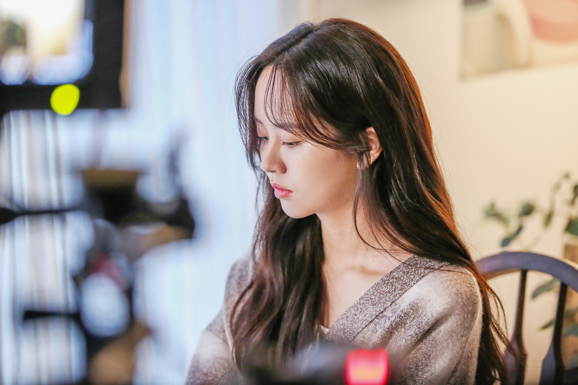 金所泫 so-hyun kim,韩国演员,代表作品有《拥抱太阳的月亮》,《屋塔