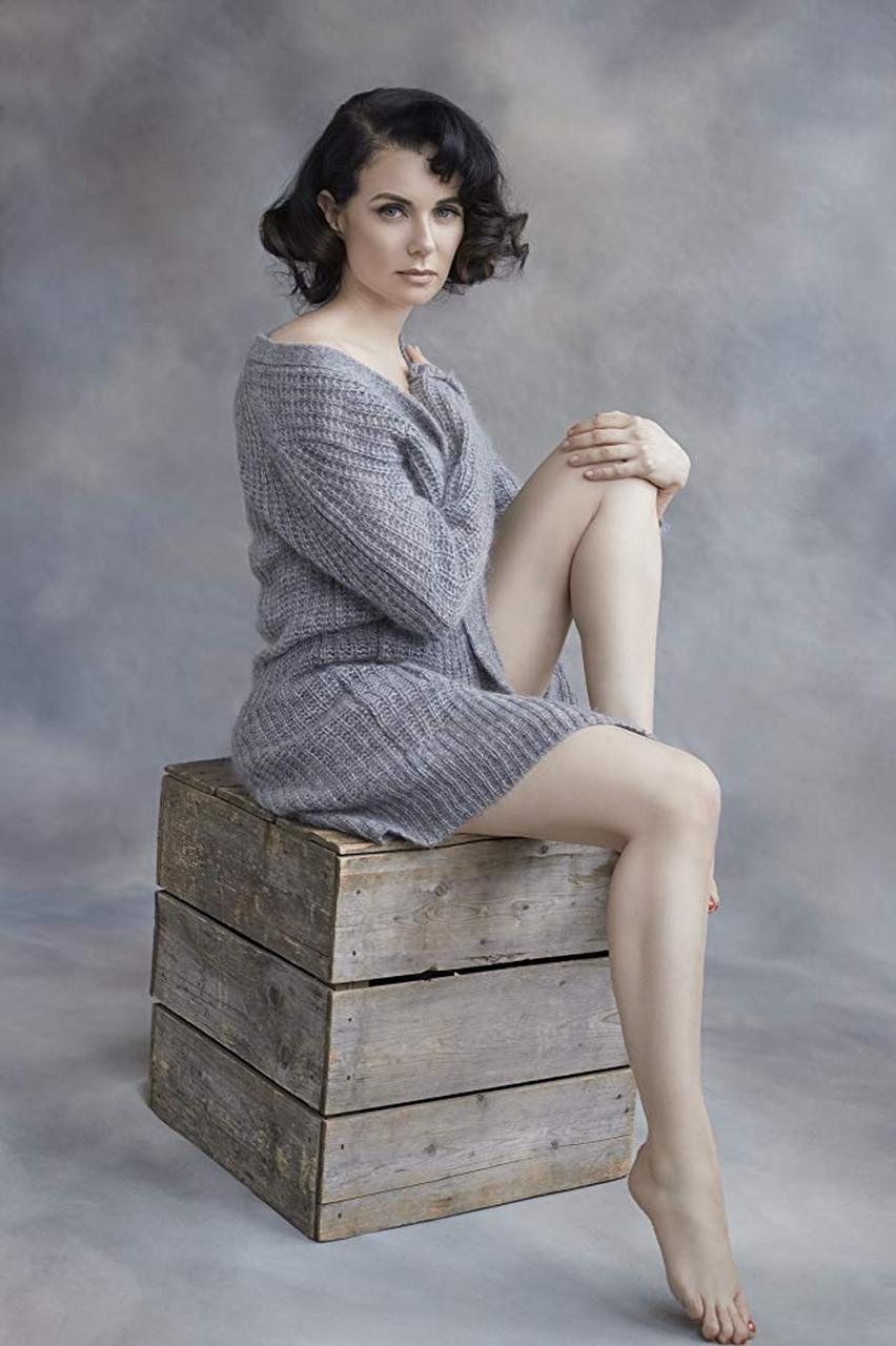 米娅·科施娜 mia kirshner,加拿大演员,代表作有《黑色大丽花》,《三
