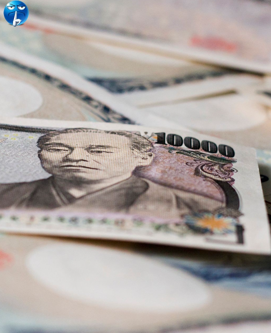 日元最大的面额是1万,上面印的头像是日本启蒙思想家福泽谕吉,他1901