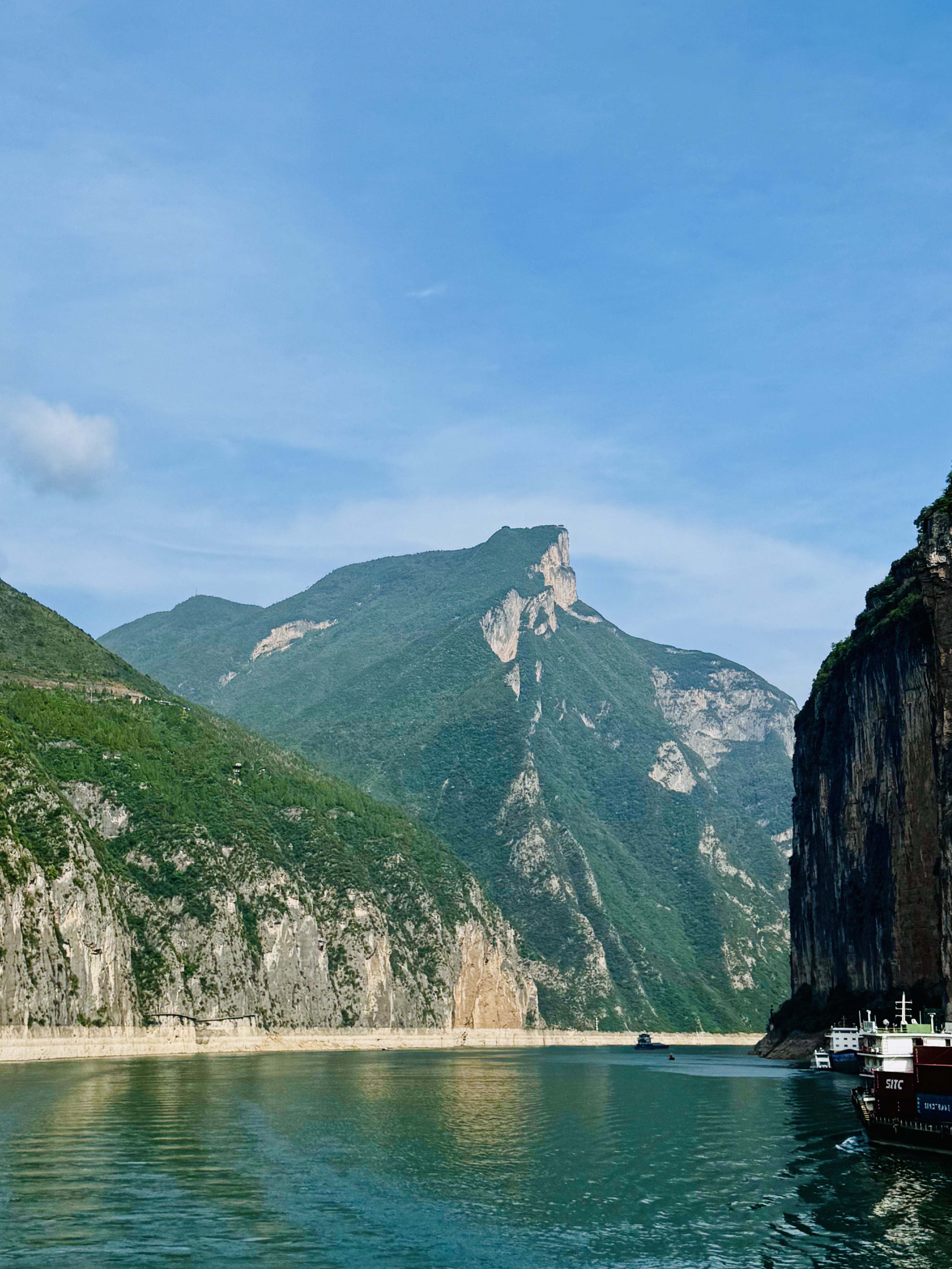 躺平7小时就能把西陵峡巫峡瞿塘峡的绝美风光全收进眼底