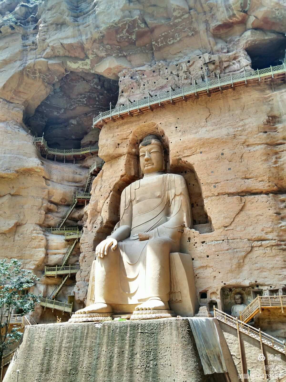 炳灵寺石窟,这座位于甘肃永靖县城西约50公里的积石山中的艺术瑰宝,以