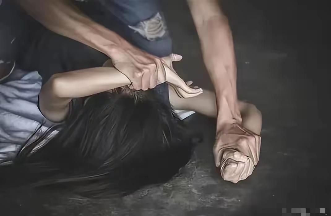 因为燕燕本身是残疾人,缺了四根手指,出