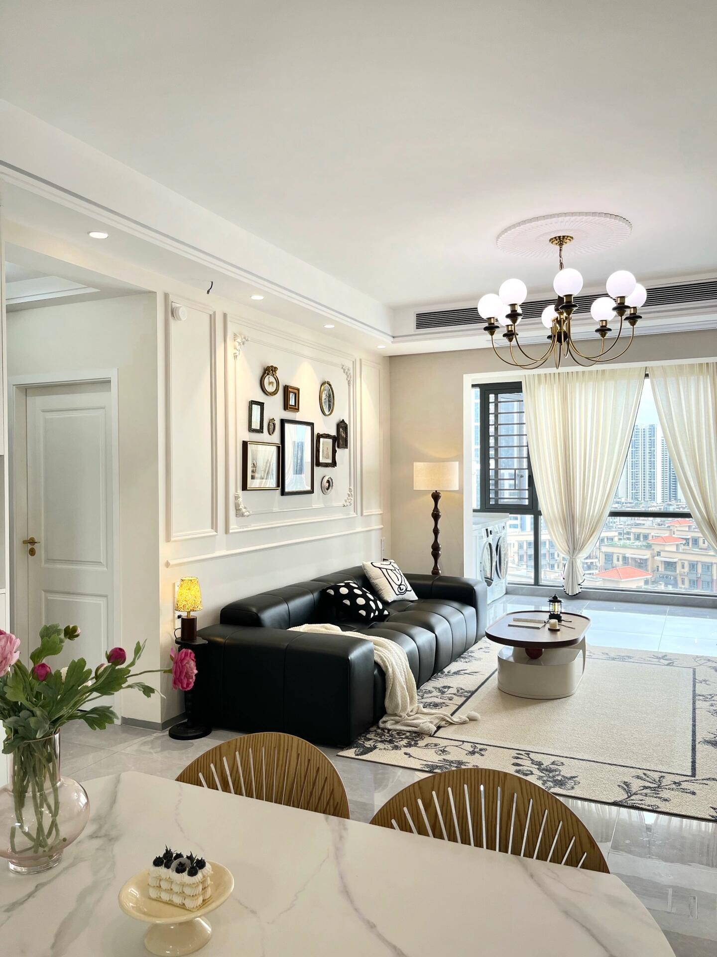 做了一圈回字形双眼皮吊顶,搭四房两厅两卫装修效果图140平方四室二厅