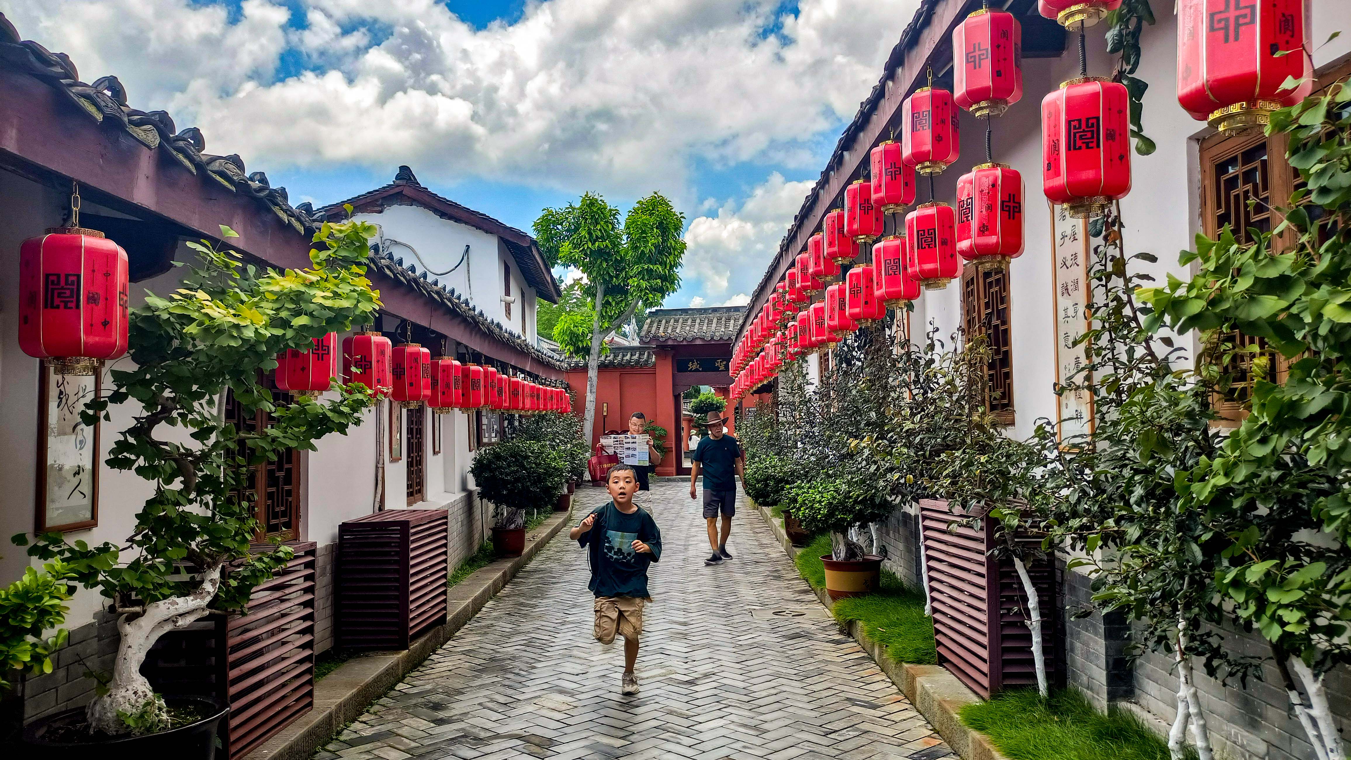 阆中古城,山水相绕,人文荟萃,美食飘香,这才是古城该有的样子.