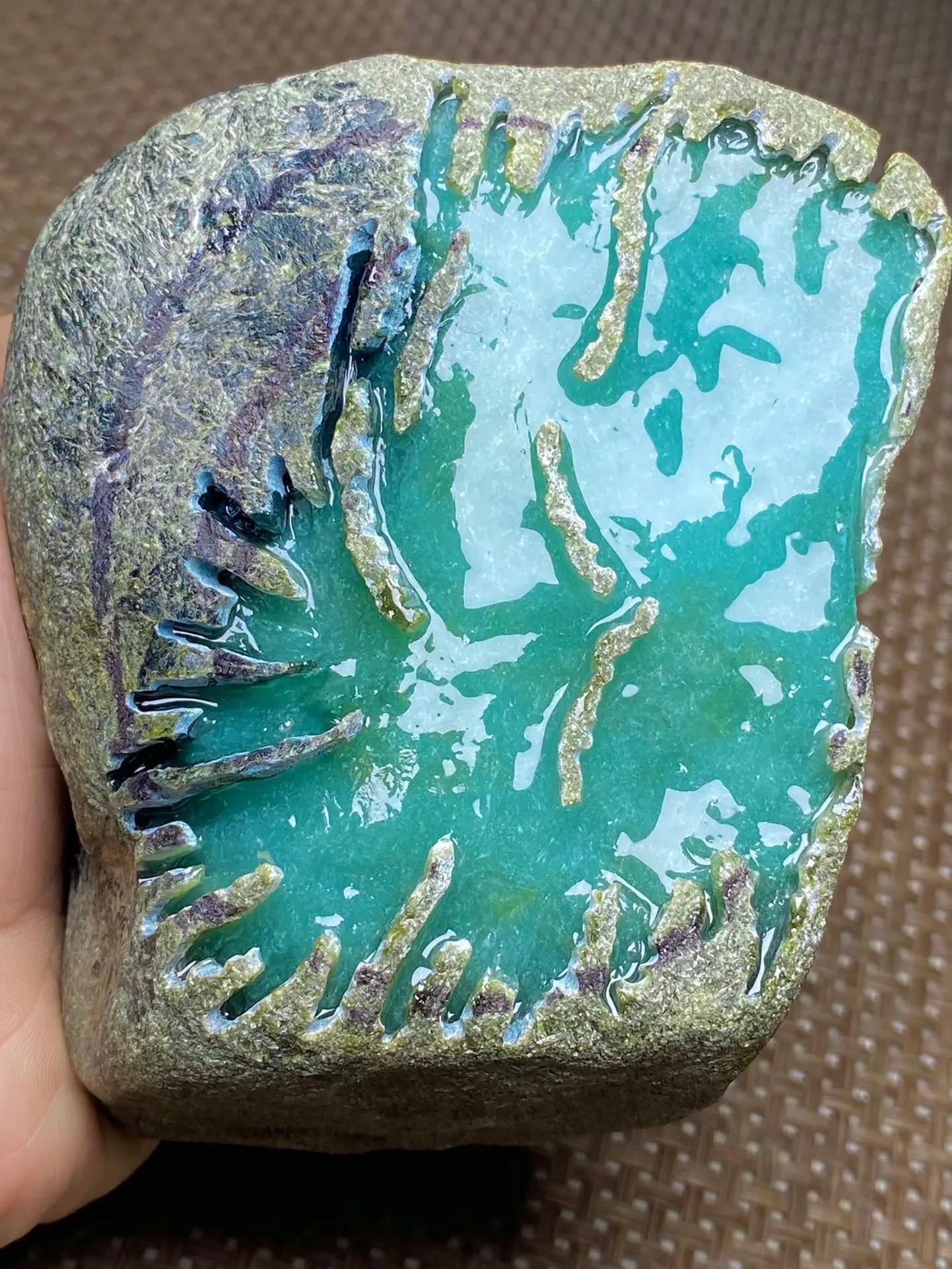 点击头像看直播# #翡翠原石#每一块翡翠原石都是自然的叙事诗,粗驳哪