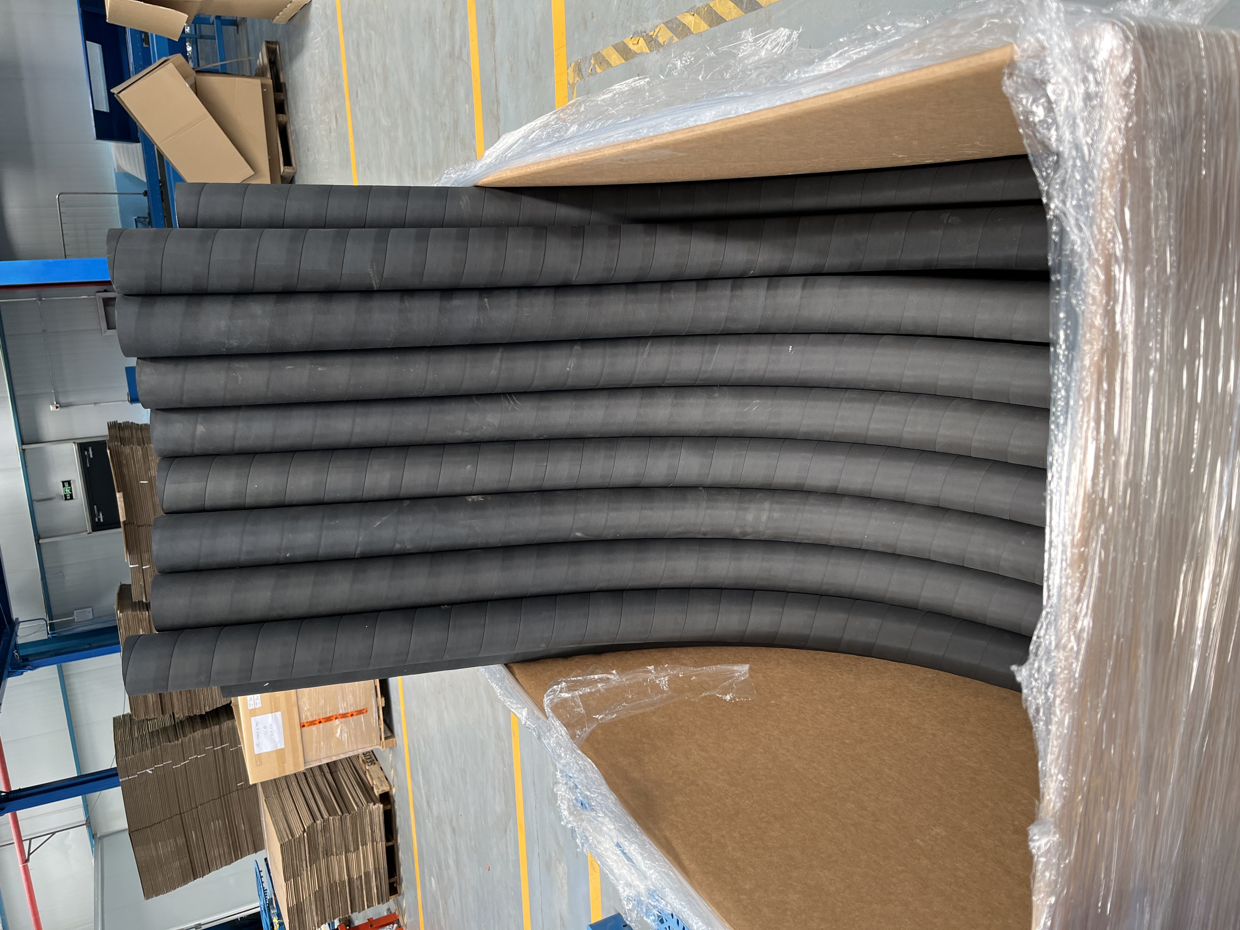 工业软管泵软管的详细用处: 天然橡胶:一般场合下常用,内层和外层都是