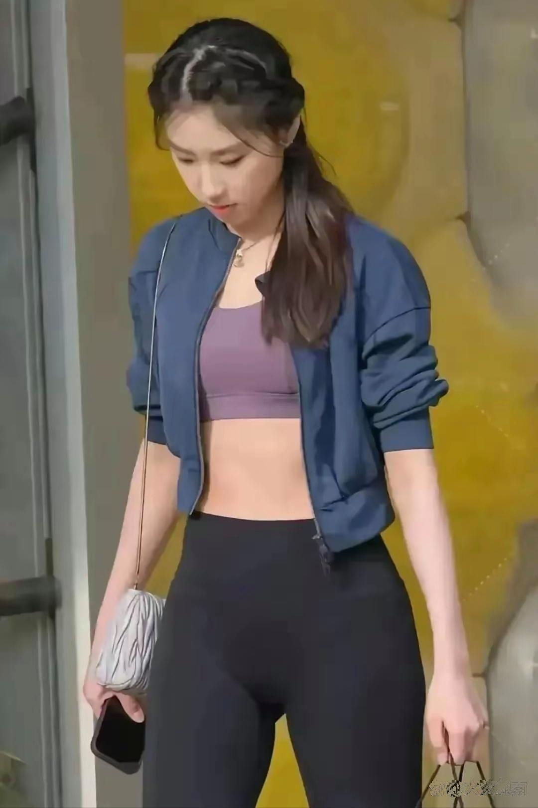 花滑女神陈虹伊穿上瑜伽裤我才晓得啥叫神级身材