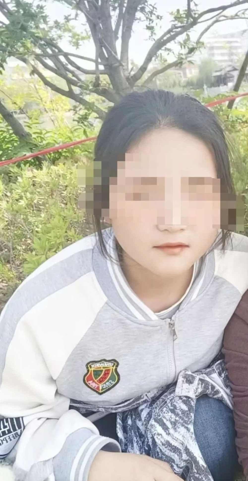 女生遭侵犯逃跑溺亡嫌犯阻挡上岸#