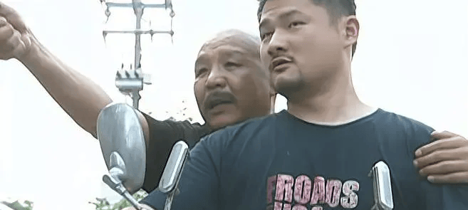 重温了一遍《征服》电视剧后,我发现了一个严重的问题,封彪之所以干