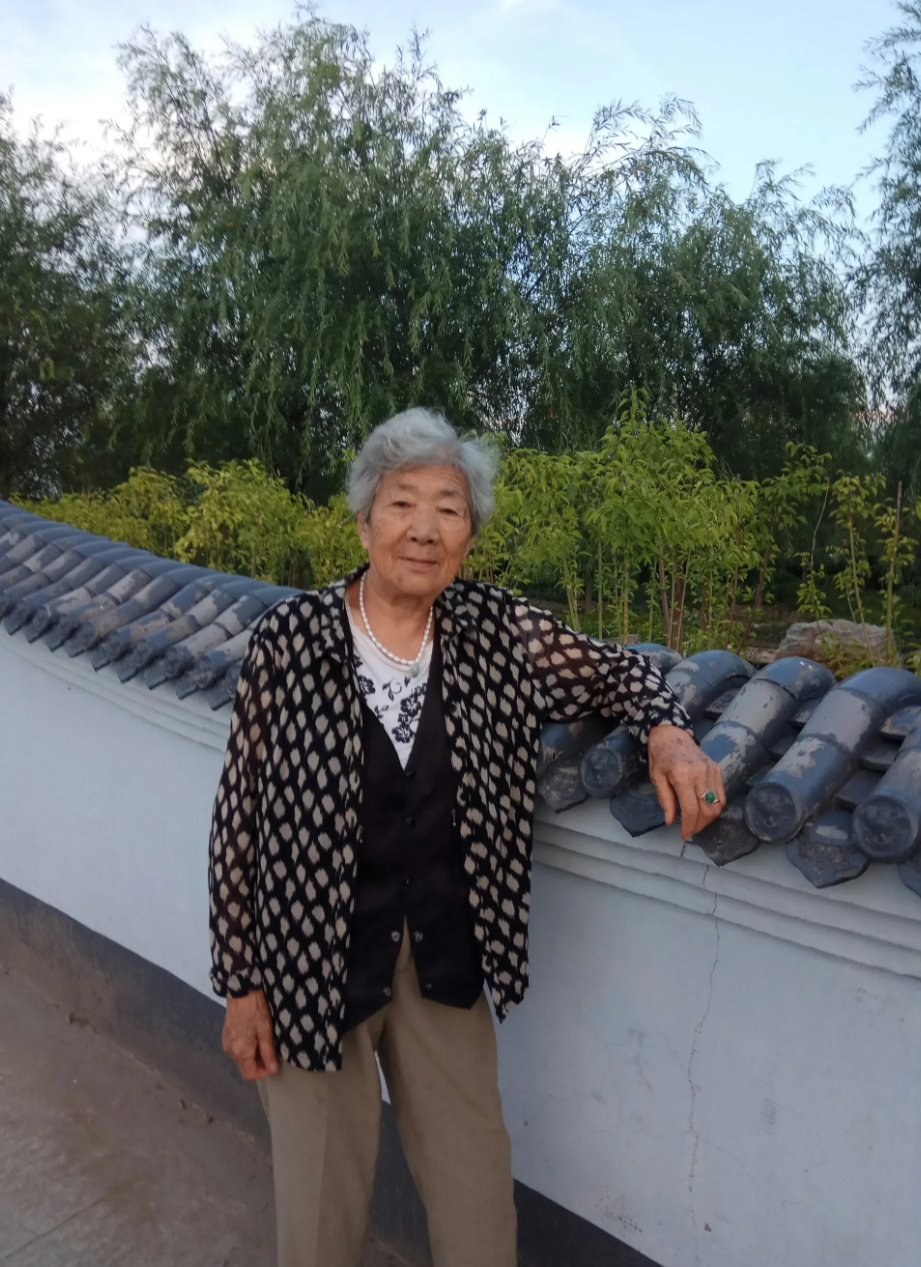 那天,我吃了一个儿媳妇买的山竹,她突然冲我发火