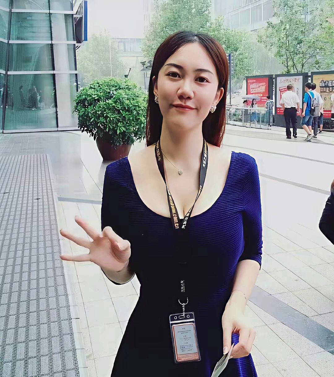 引言:  在喧嚣的北京城,无数怀揣梦想的年轻人涌