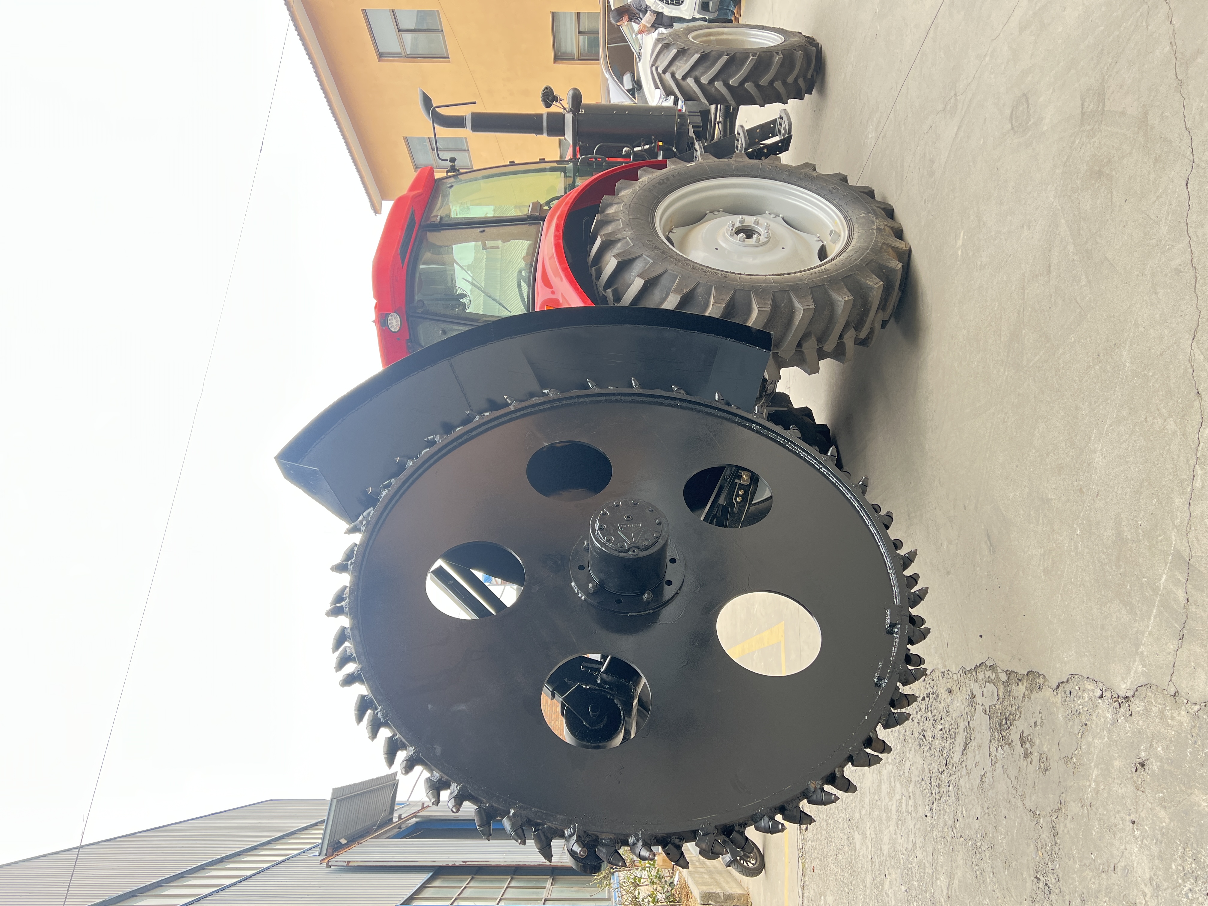 大型圆盘式开沟机 加厚钢架轮盘式开沟机 工地专用开沟机