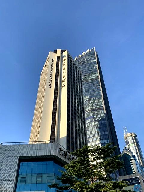 坂田五虎在跨境电商领域声名远扬,它们分别是深圳蓝思,泽汇,宝视佳,公