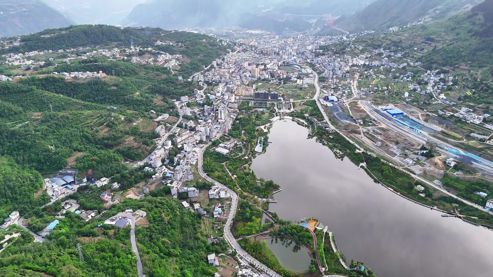 对于我来说,每每提到雷波,首先想到的是小凉山这个概念