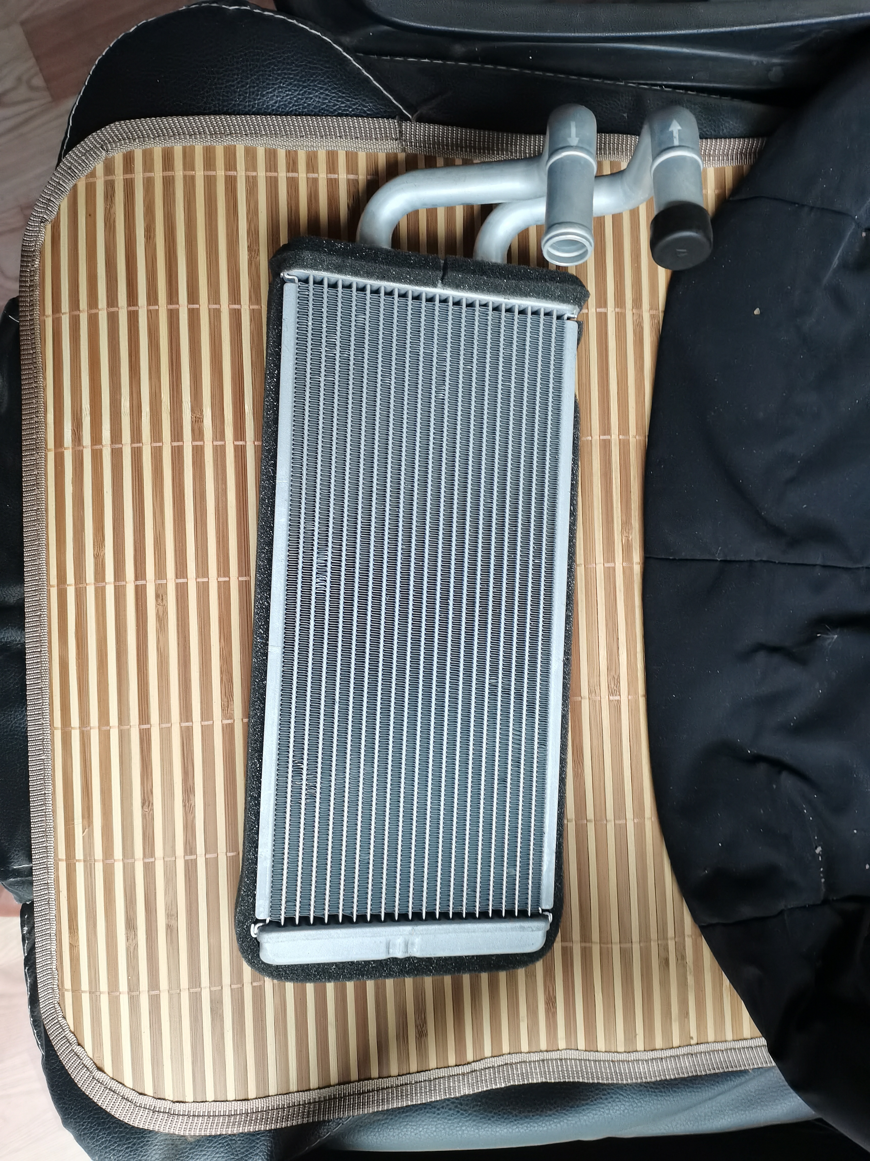 东风多利卡d5d6d7d8d9d12膨胀水箱 副水箱 小水箱 暖风机总成定制