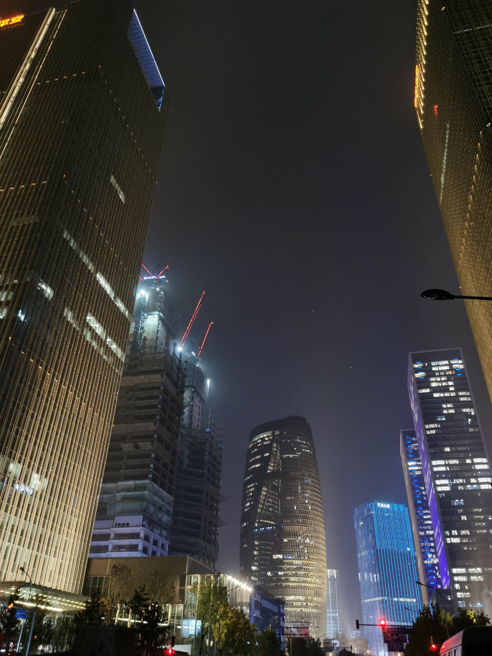 夜色下的丽泽商务区