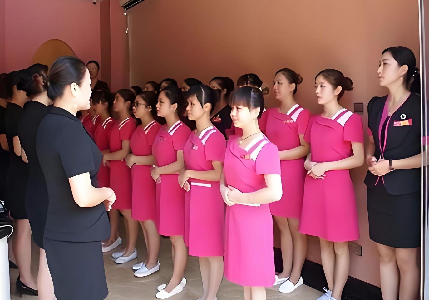 回顾重庆"三姐"王紫绮被执行死刑,上刑场前,说了句话让人胆寒