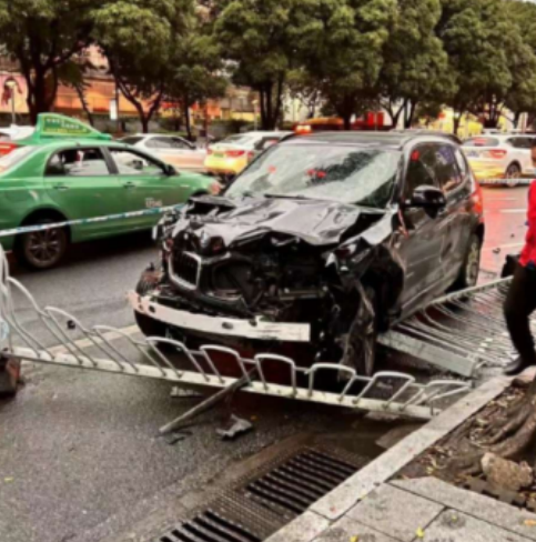 23年广州男子开宝马报复社会,致6死29伤,判死刑后大喊三个字