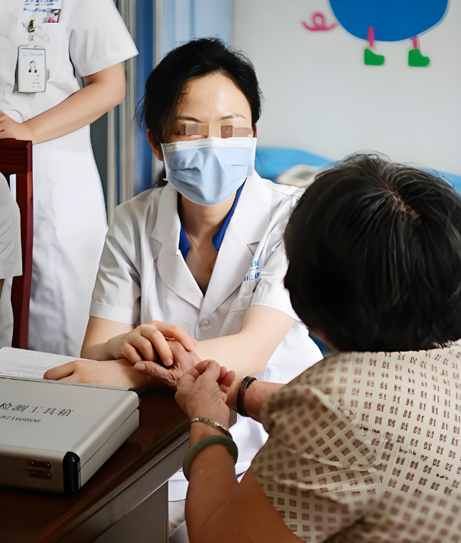 退休医师带来新的医疗服务理念