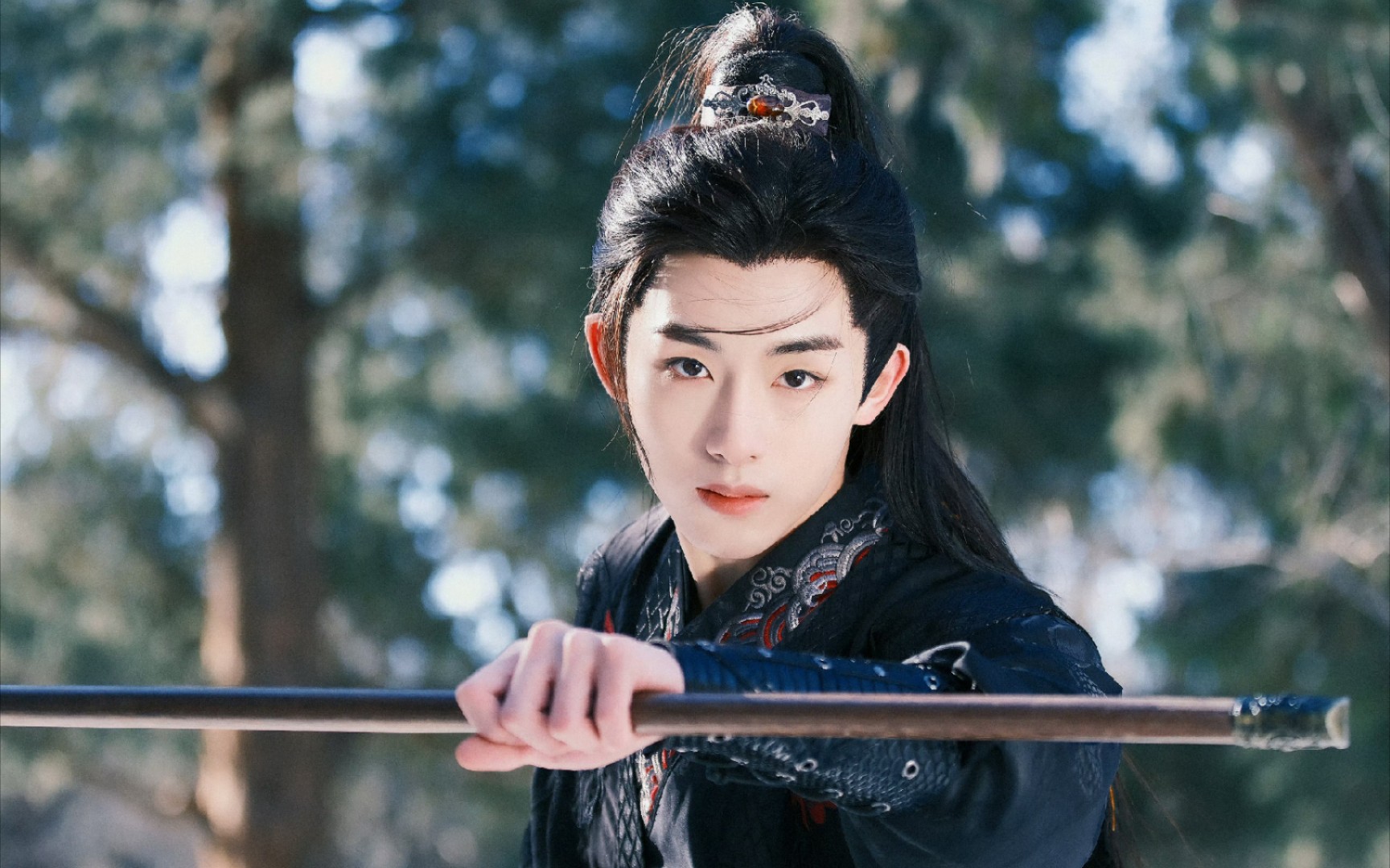 "你真觉得朕会要一个男人来当皇后?做梦!