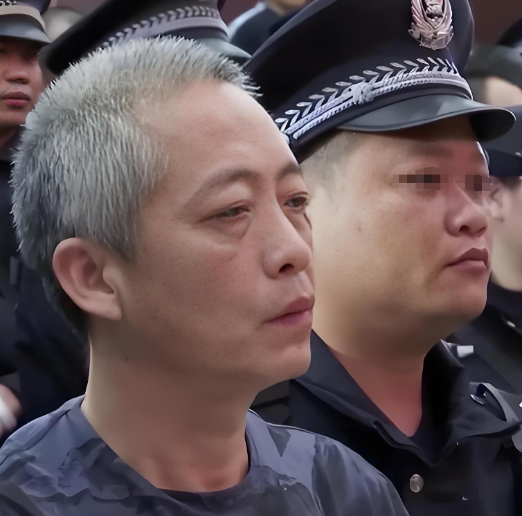 资料来源:百度百科,根据《黄鸿发》改编,文章含有虚