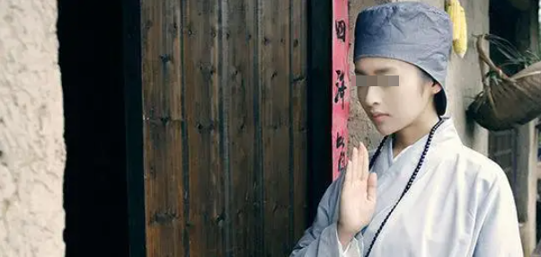 回顾:福建一和尚白天念经晚上睡尼姑,私奔22年后惨遭报应