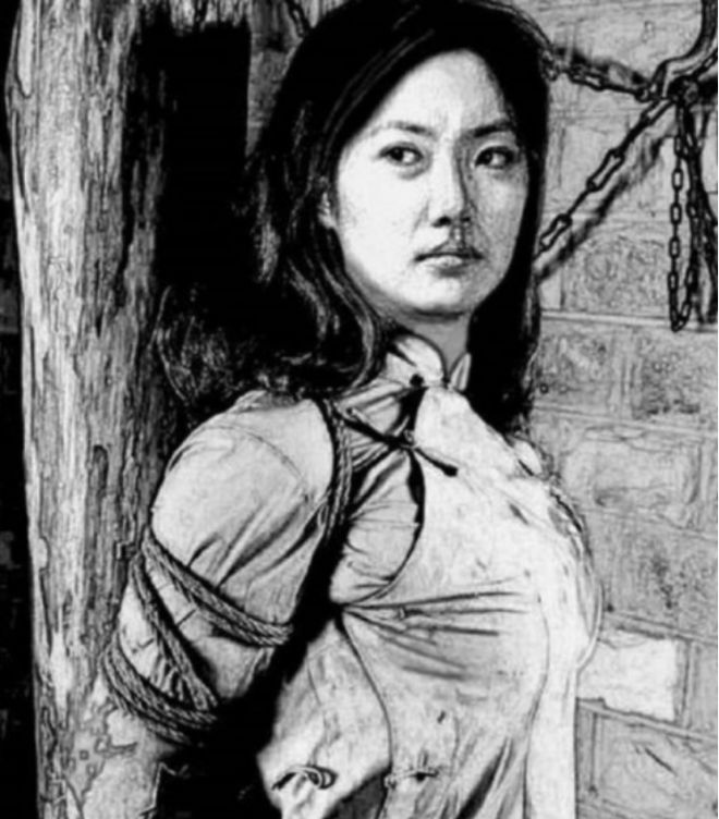 东北抗联女英雄,被丈夫出卖,被捕入狱后,巧用一张纸条除掉叛徒
