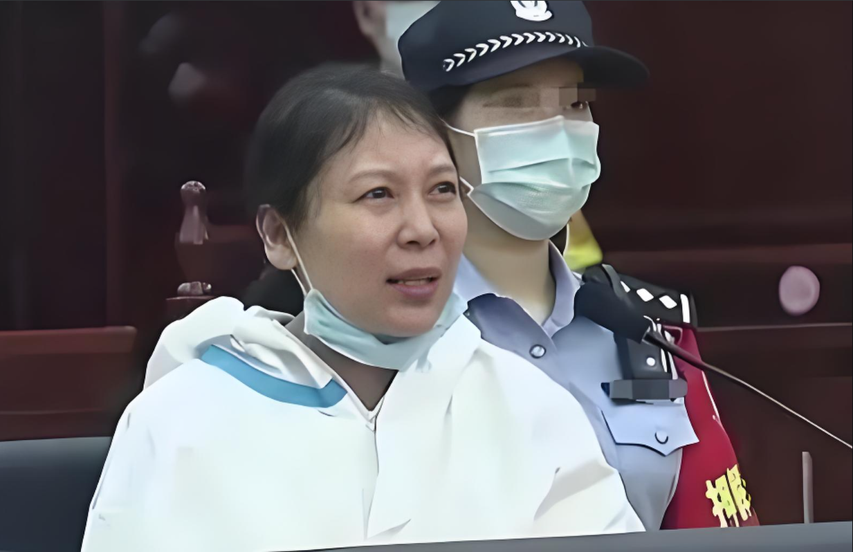 2023年劳荣枝被执行死刑,押往火葬场,死前浑身颤抖哭喊后悔