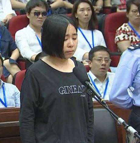 回顾:杭州保姆纵火案,莫焕晶执行死刑,行刑前浑身发抖满眼恐惧