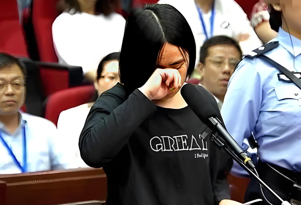 回顾:杭州保姆纵火案,莫焕晶被判死刑,受刑时全身颤抖害怕不已