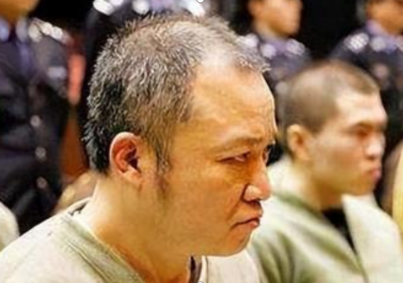 广州黑老大伍志坚:靠毒起家,生性多疑,手下马仔随意打杀,报应来了