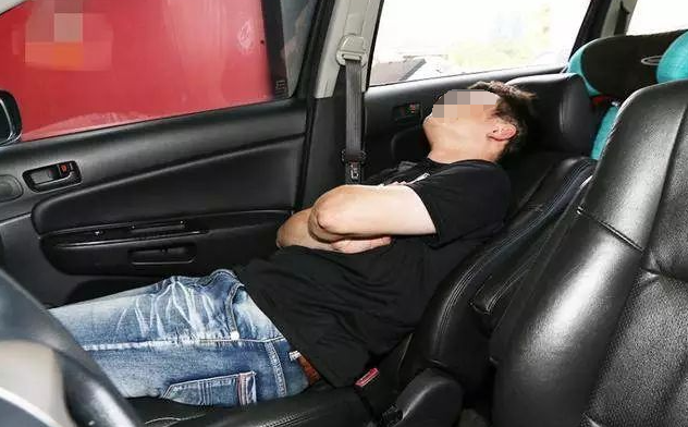 故事:一男子搭老乡顺风车猝死车内,家属索赔127万,法院判了