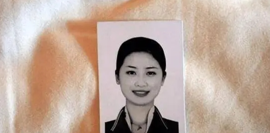 2010年,深航空姐于丹丹惨死浴缸,知情人透露:招惹了不该惹的人