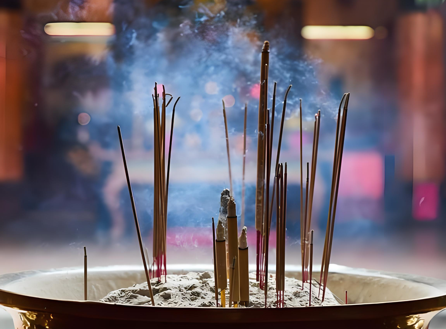 故事:烧香不许两愿,上坟不说三话.注意这些,福报自然来