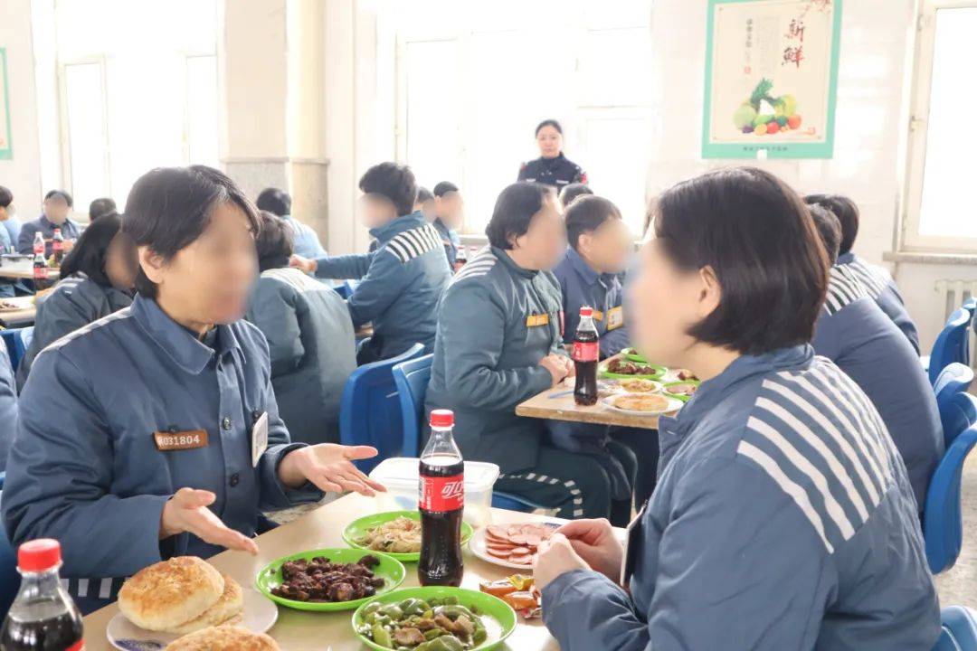 女监十年:一个男狱警的救赎与成长