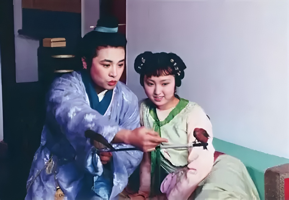 揭秘通房丫鬟:主子床边的"活道具",一生卑微,结局凄凉