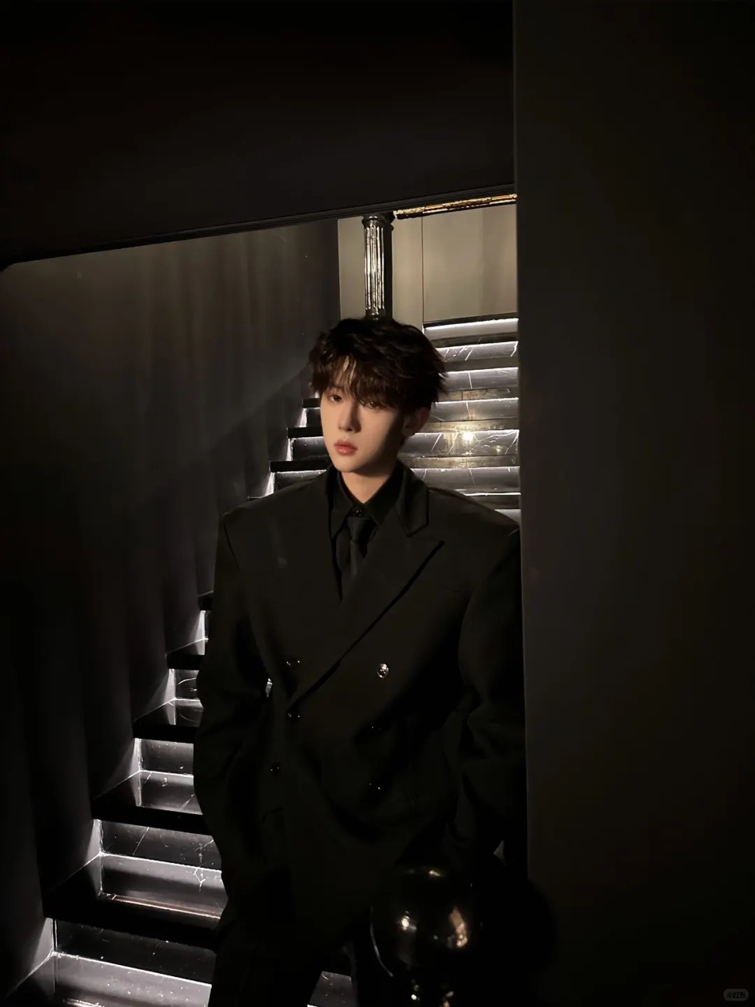 酒吧意外睡的高冷帅哥,竟然成我顶头上司,他还开小号网恋套路我:别怕