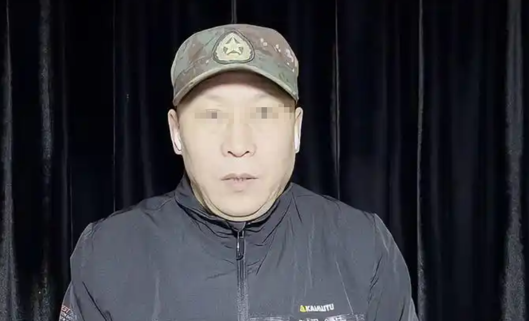 1989年,河北男子张振海贪污4千元带妻儿劫机逃韩国,遭4架f