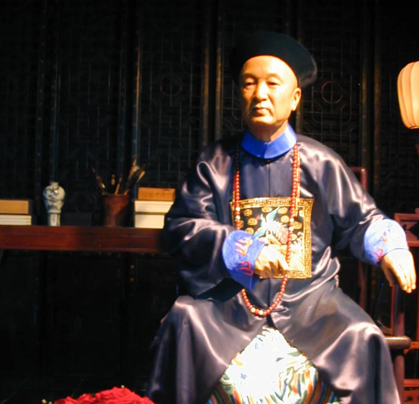 盛宣怀五招逼死胡雪岩,谁料42年后,其子孙竟饿死自家豪宅门房