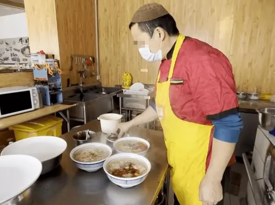 回顾汉中牛大碗人肉案:王琦被执行死刑,临刑前哭着抽完2根烟