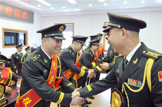 如果真想转业,还是要趁早,能早转就早转