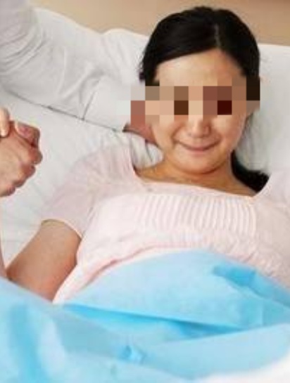 "羊水破了后,我疼得半死,面对医生频频询问孩子爸爸在哪,我只能随口说