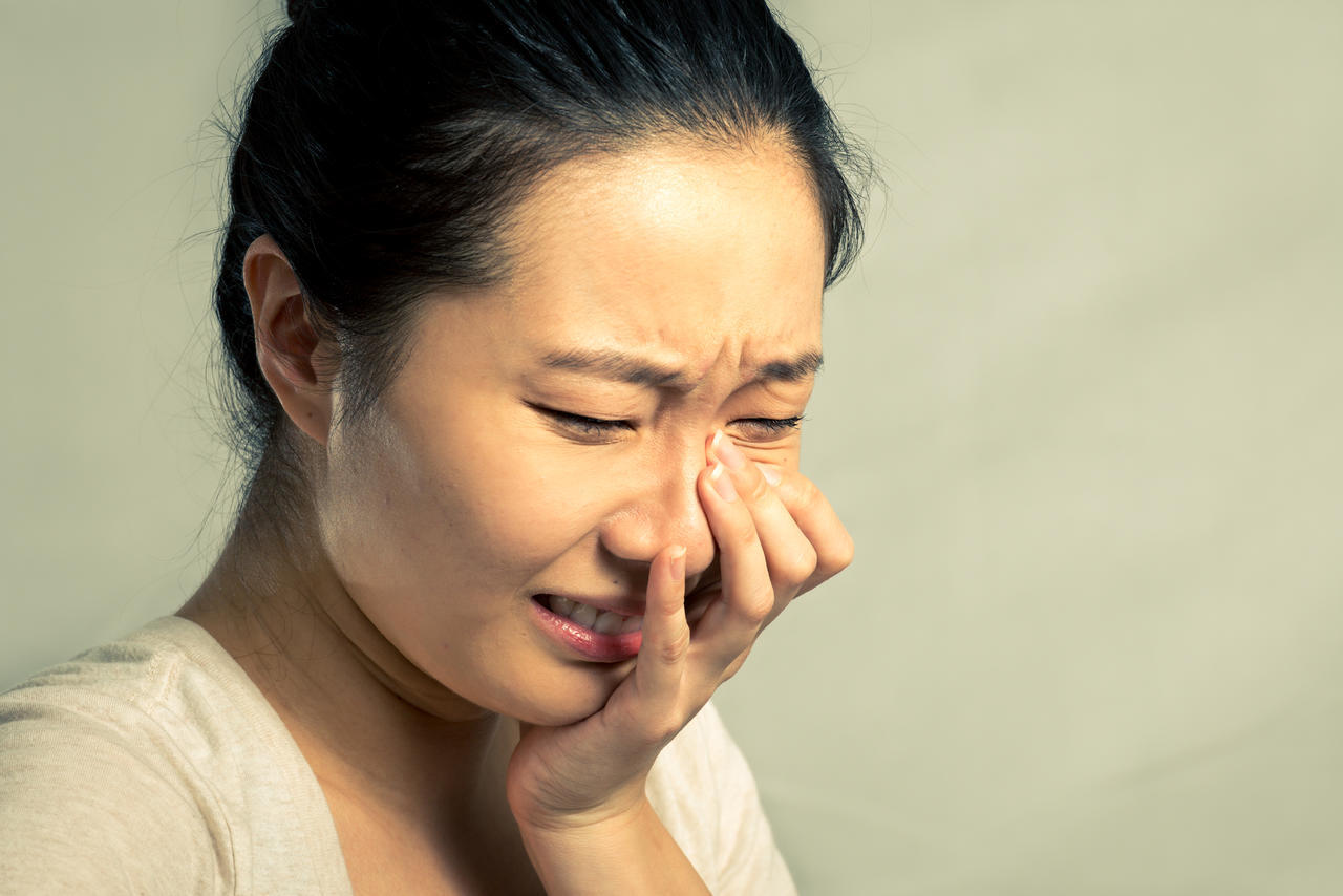 学校的富二代有洁癖,我碰过的东西他都会扔掉,然后