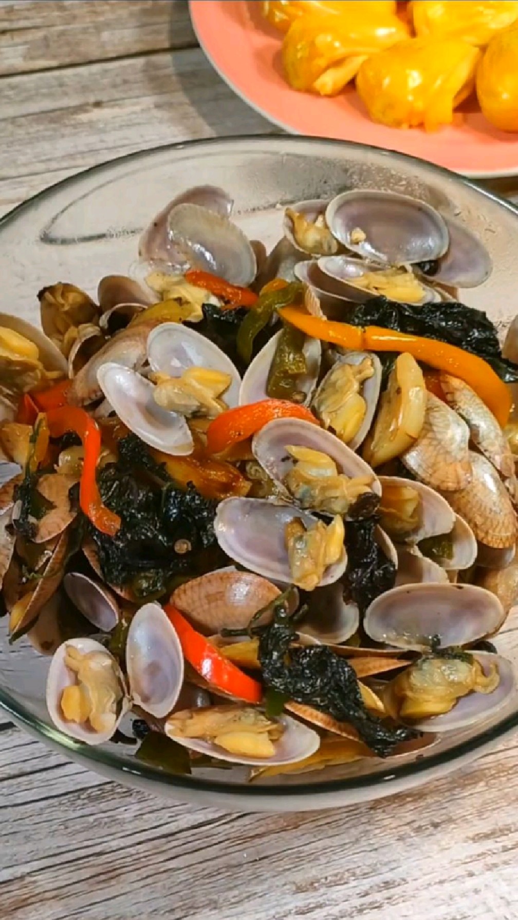 鲜美滑嫩的紫苏炒花甲,让人欲罢不能!快做给爱的人吃-度小视